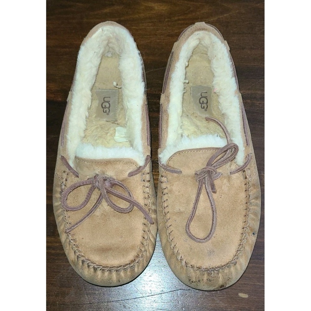 UGG Dakota Brown Sheepskin Lined Moccasin Slippers Women's Size 8 Trashed